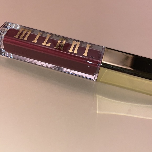 MILANI Amore Satin Matte Lip Crème - Elegant 11- 0.22oz - Picture 2 of 7